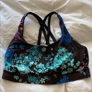 Lululemon bra. Size 8. Never worn!